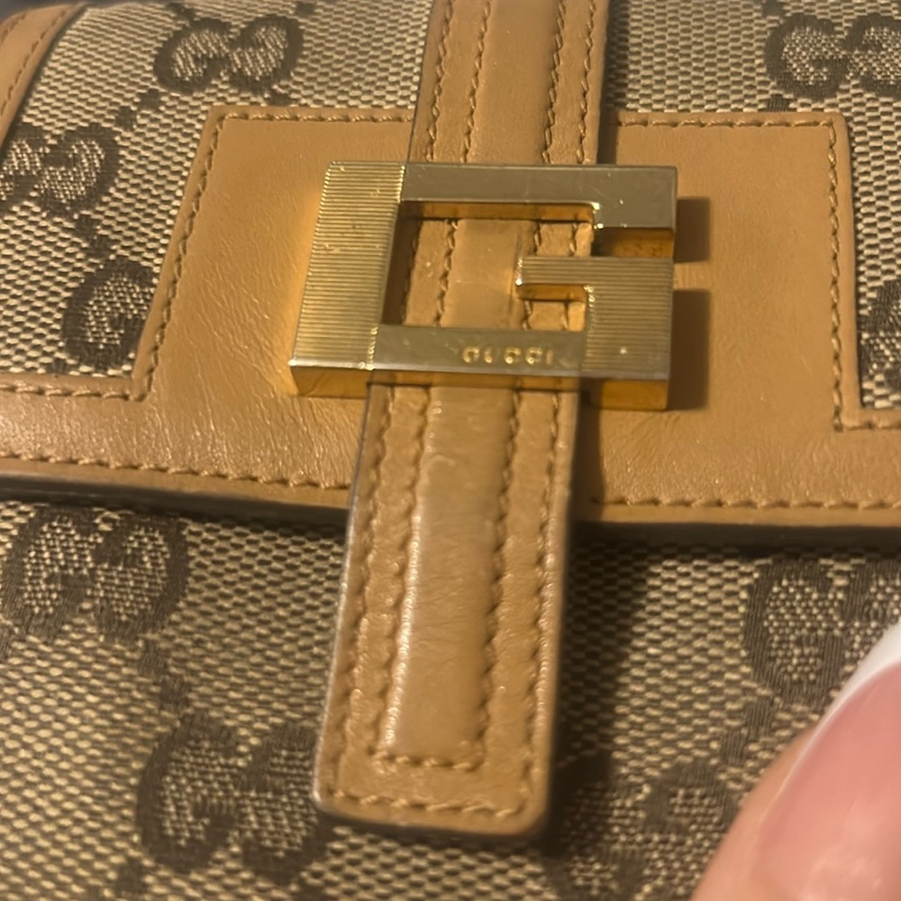 Gucci Brown Monogram Wallet with Iconic GG Pattern - Picture 2 of 9